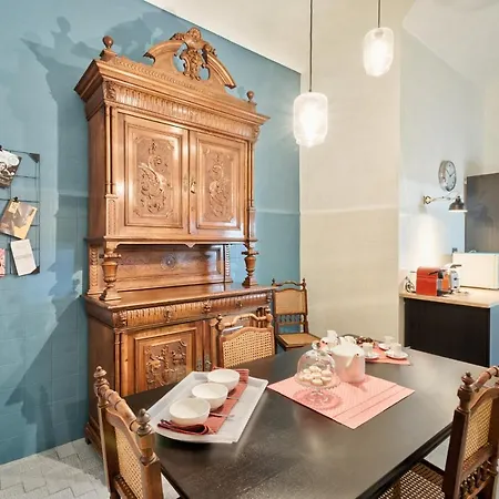 Acadamis -il Rifugio Dei Mercanti- Piazza Castello