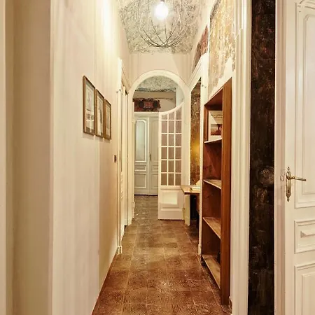 Acadamis -il Rifugio Dei Mercanti- Piazza Castello Apartment *