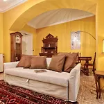 Apartamento Acadamis -il Rifugio Dei Mercanti- Piazza Castello