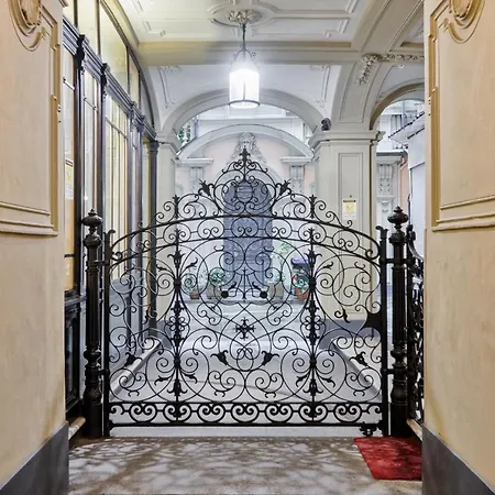 Acadamis -il Rifugio Dei Mercanti- Piazza Castello Apartament *