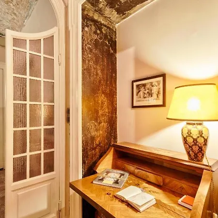 Апартаменты Acadamis -il Rifugio Dei Mercanti- Piazza Castello Турин